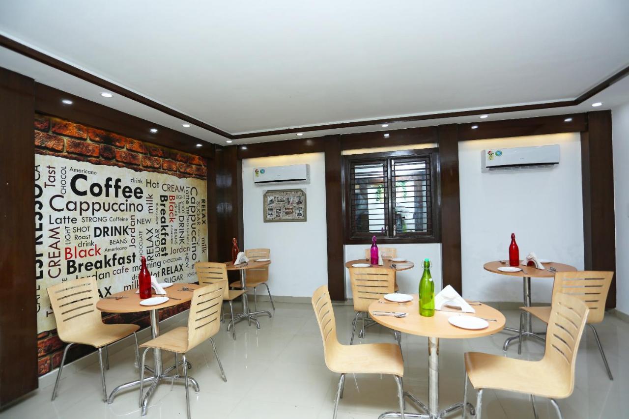 Oyo 16544 Bella Vista By Jordan Hotel Agra  Ngoại thất bức ảnh